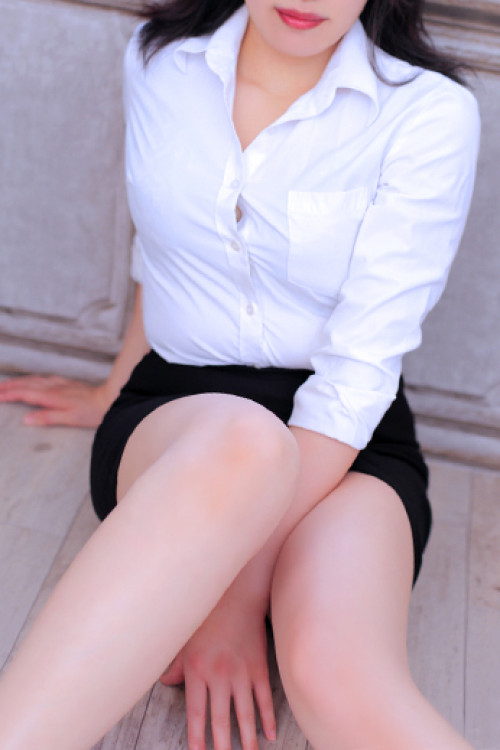日比野　彩香